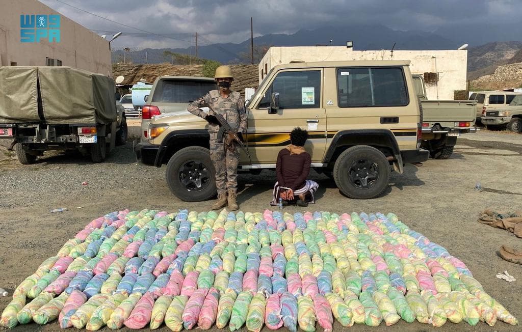 حرس الحدود يحبط تهريب 700 ألف من أقراص "إمفيتامين" وطنين من الحشيش المخدر