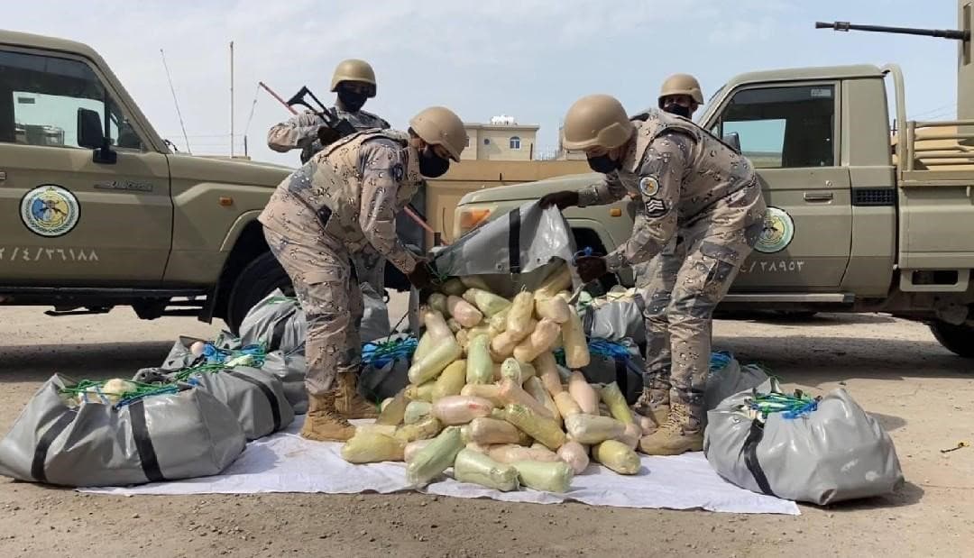 حرس الحدود يحبط تهريب 700 ألف من أقراص "إمفيتامين" وطنين من الحشيش المخدر