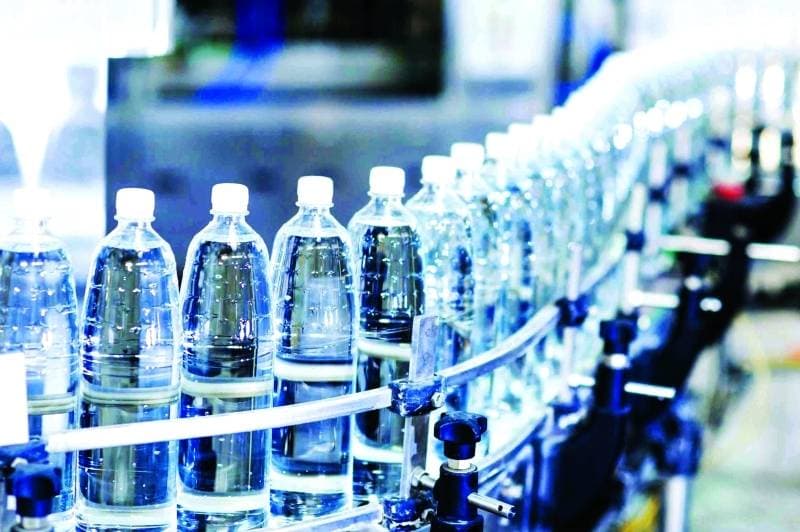 المنتجات المصنوعة من البلاستيك تهدد البيئة.