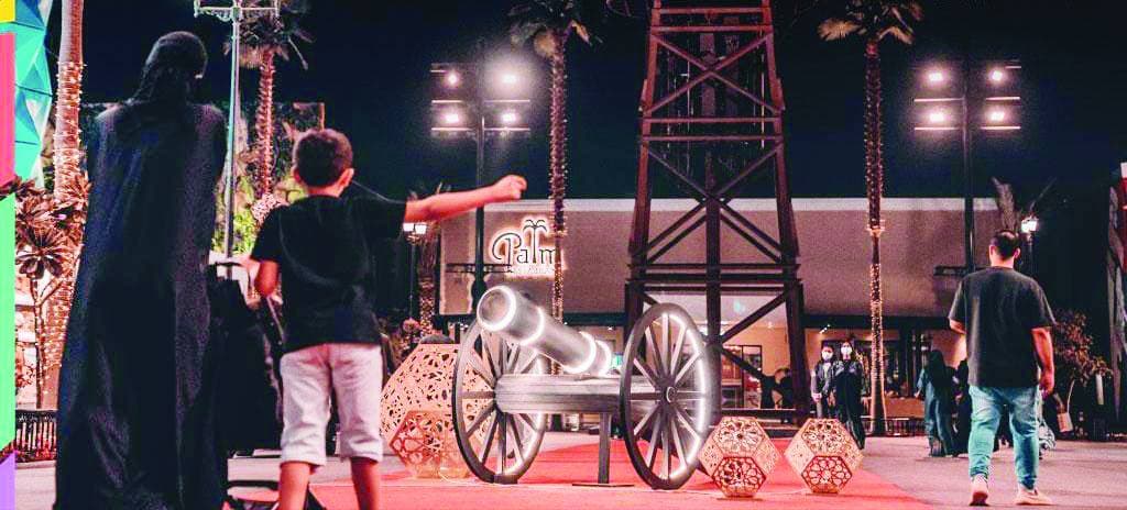 تستمتع العائلات بالأجواء الرمضانية في البوليفارد.