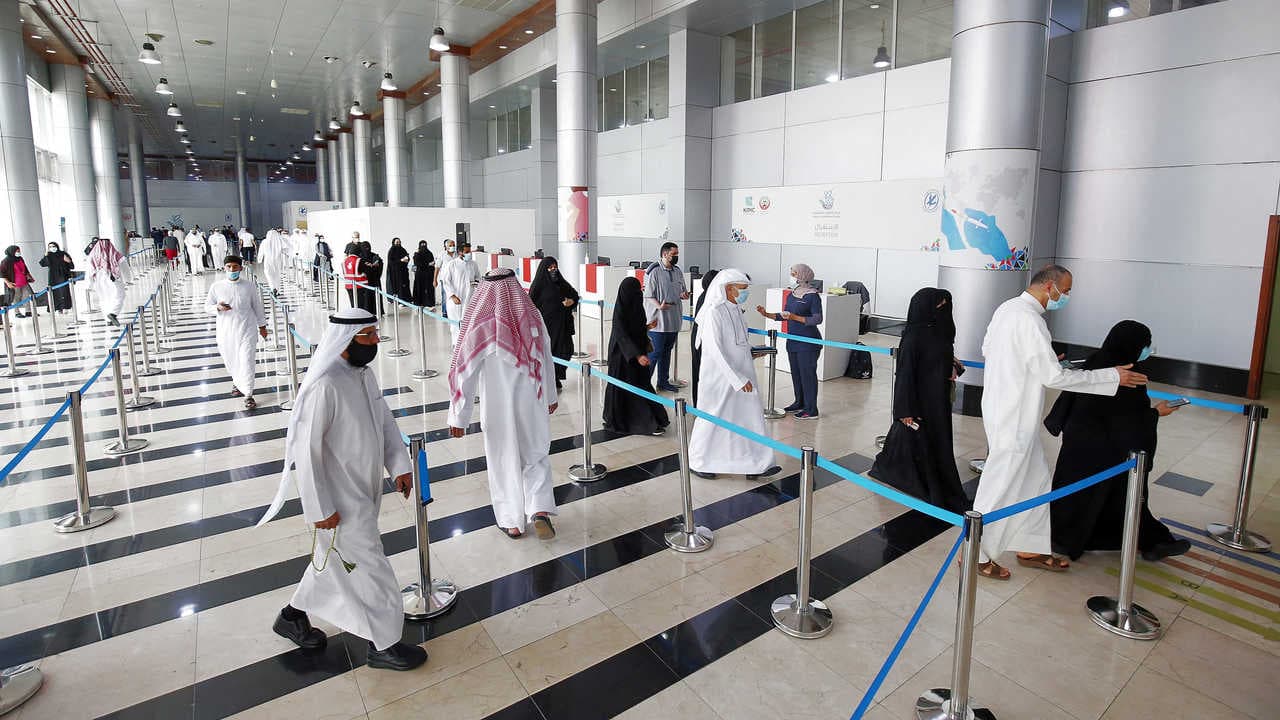 رفع تعليق السفر بالهوية الوطنية من وإلى دول مجلس التعاون 