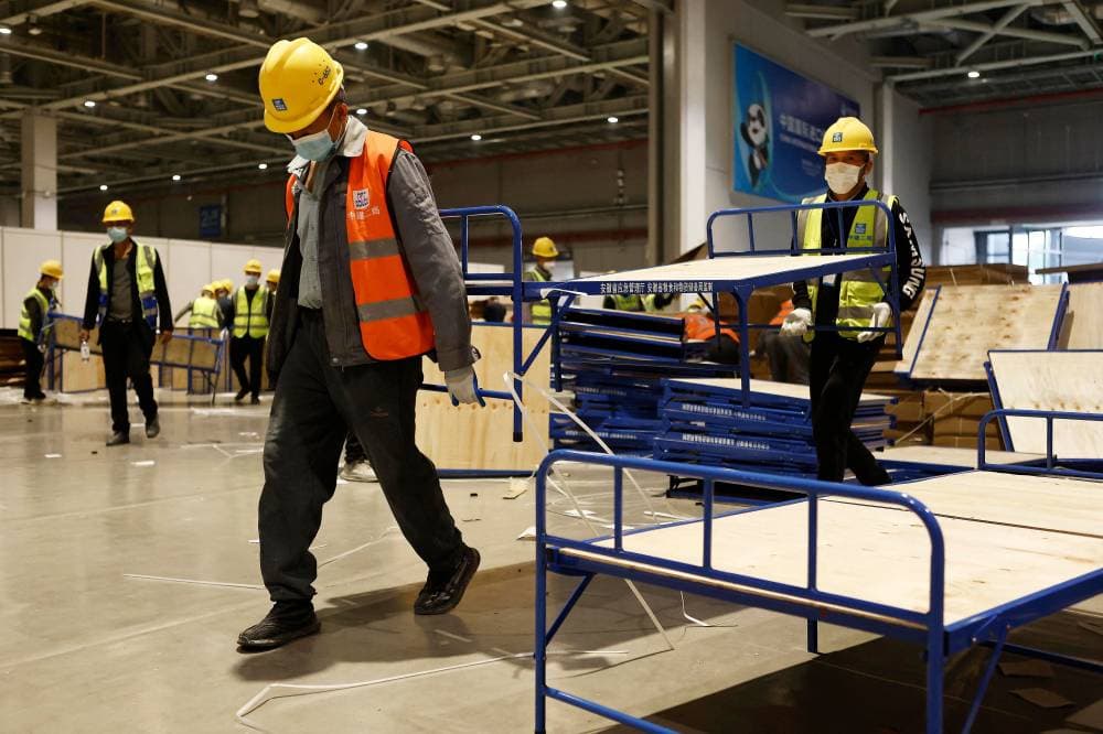 تعتزم العاصمة الاقتصادية للصين أن يكون لديها قريبا 130 ألف سرير مؤقت. "الفرنسية"