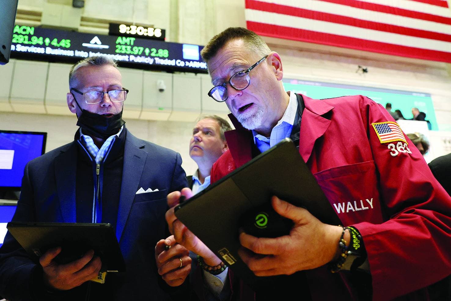  صعد مؤشر ناسداك المجمع 2.38 في المائة إلى 11900 نقطة عند الافتتاح أمس.   "رويترز"