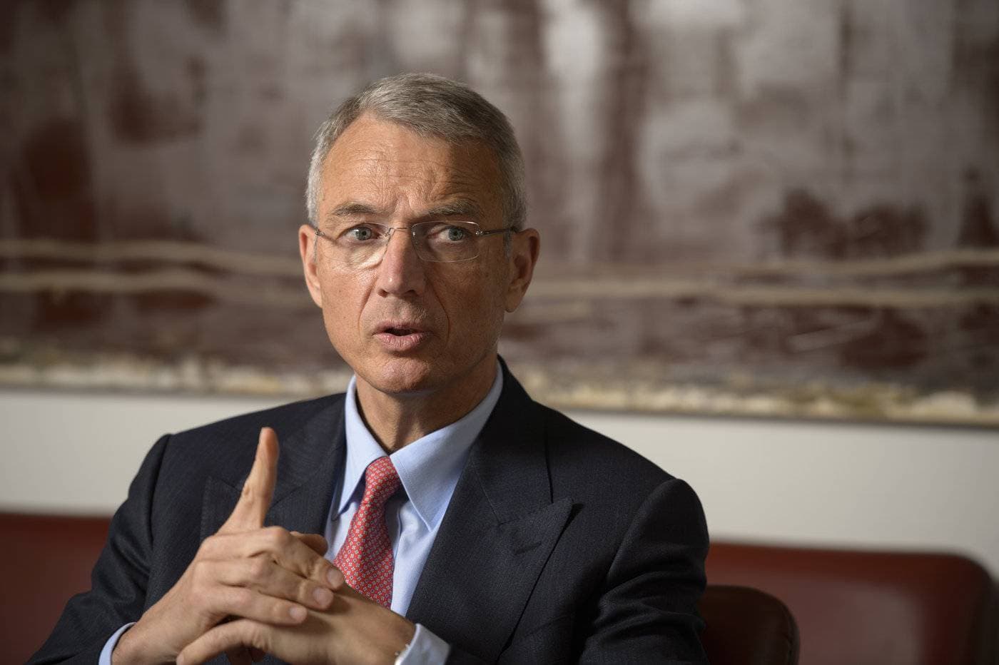 كريدي سويس يعترف: التراخي أدى إلى الفضائح