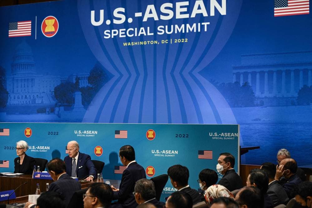  الرئيس بايدن في القمة الخاصة بين أمريكا والآسيان في وزارة الخارجية في واشنطن. "الفرنسية"