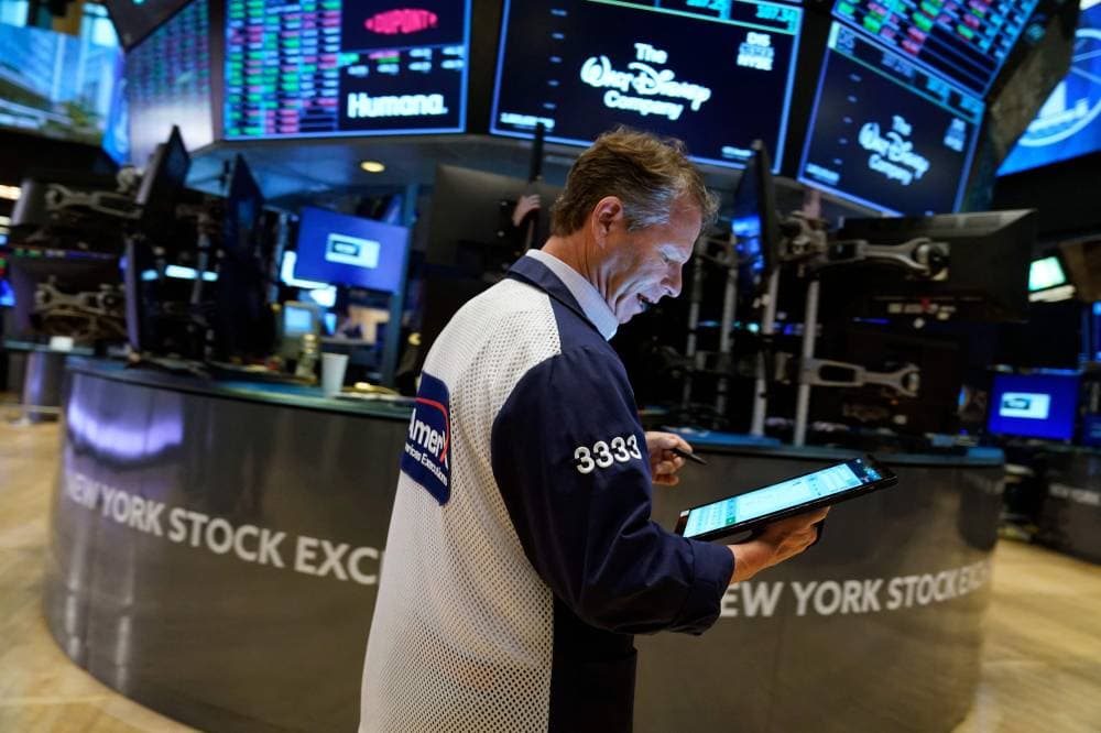صعد مؤشر ناسداك المجمع 2.08 في المائة إلى 11905.57 نقطة عند الافتتاح أمس. "الفرنسية"