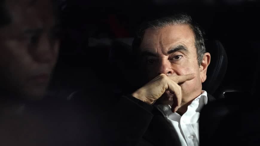 بناء على مذكرة توقيف دولية .. لبنان يتسلم من الإنتربول نشرة حمراء بحق غصن