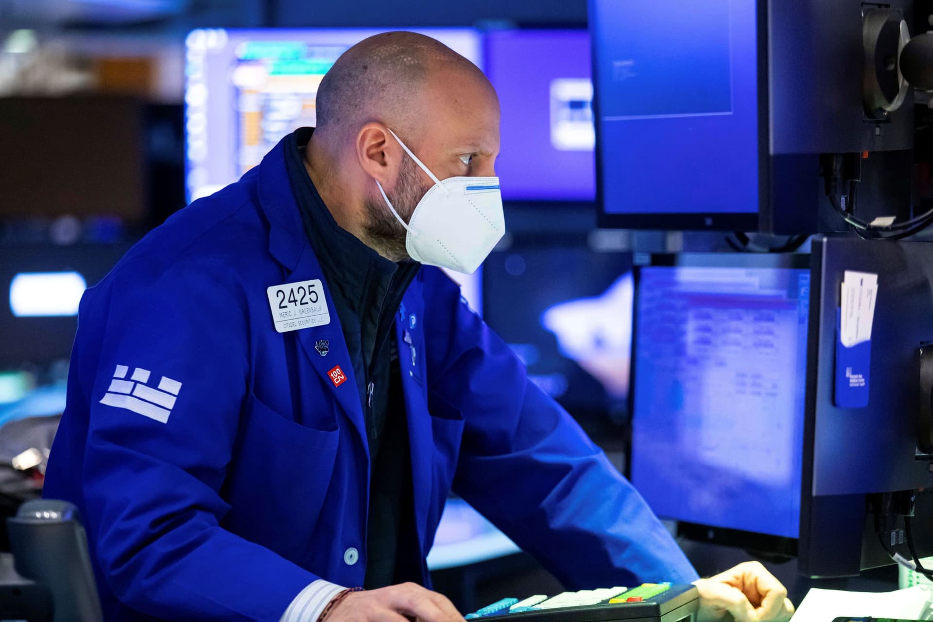 الأسهم الأمريكية تتحول للمنطقة الحمراء.. وداو جونز في طريقه لتسجيل خسائر للأسبوع  الثامن على التوالي