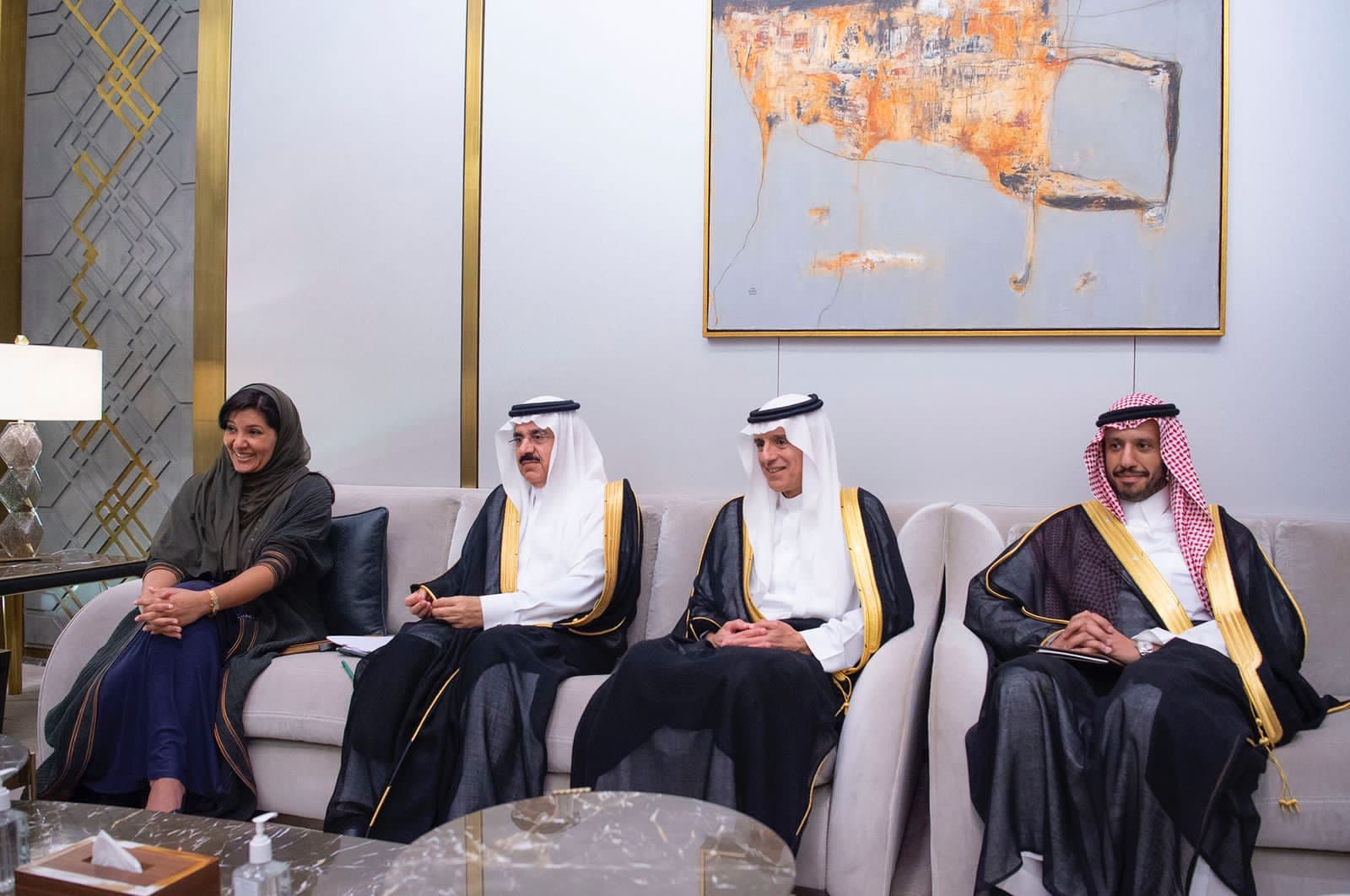  ولي العهد يستقبل وفداً من أعضاء الكونجرس الأمريكي