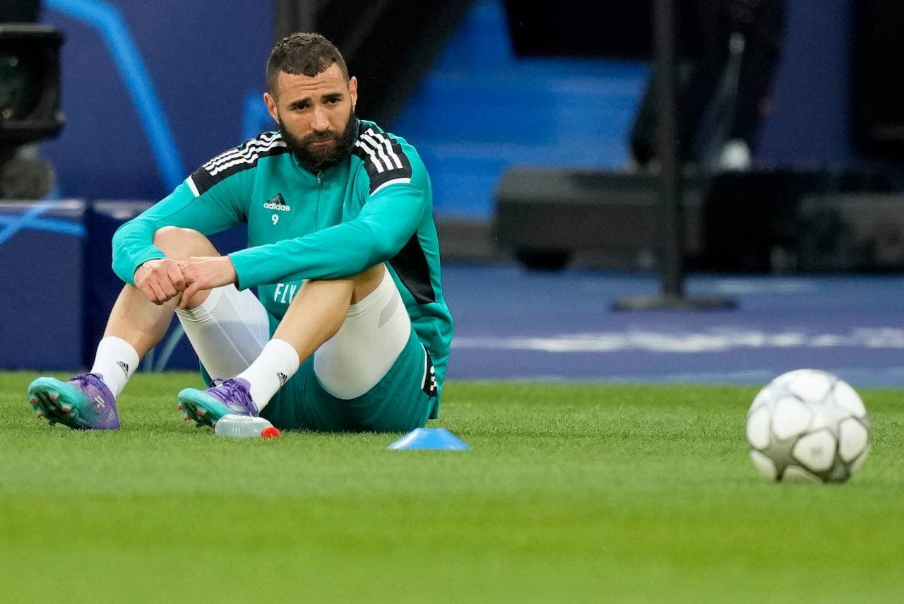 بنزيمة في تدريب ريال مدريد أمس. "أ .ب"