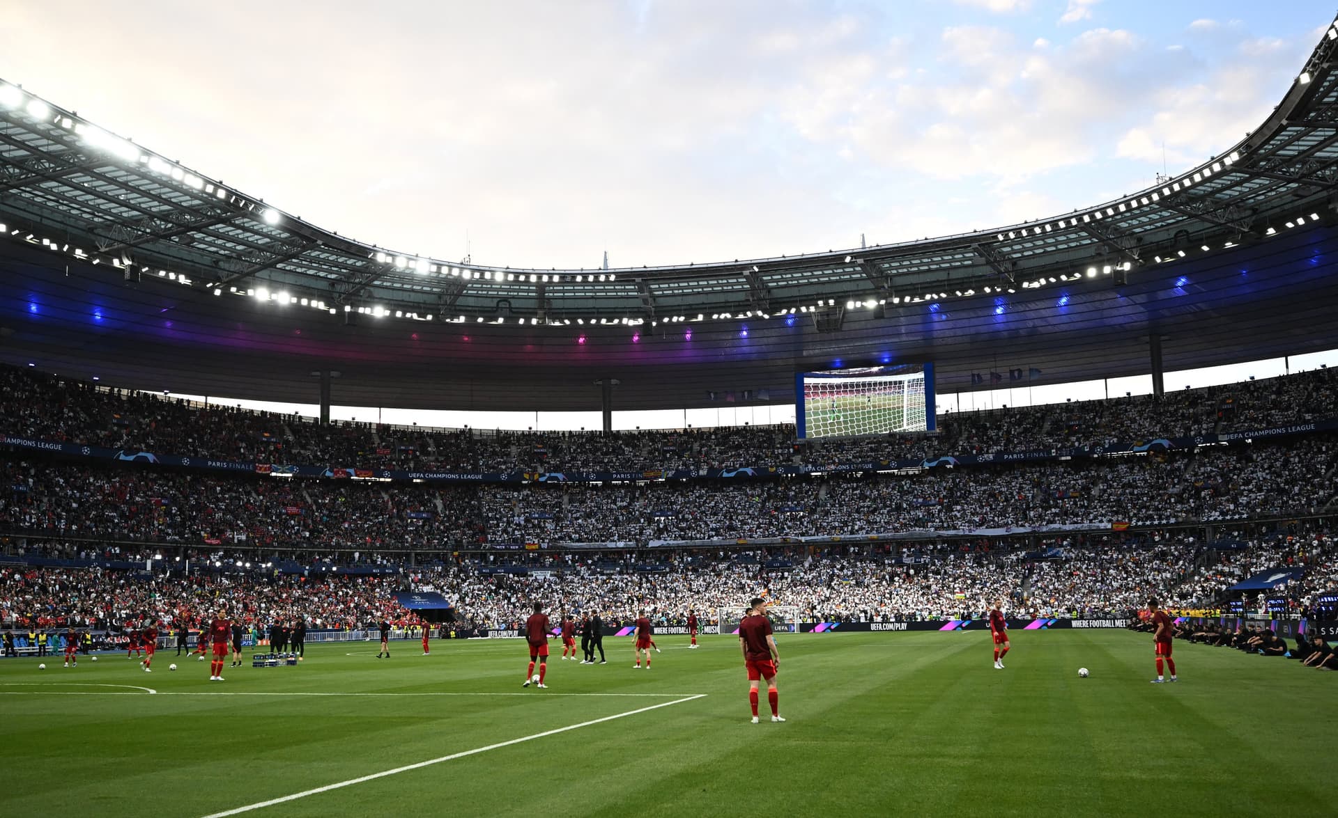 لأسباب أمنية.. تأجيل نهائي دوري أبطال أوروبا لمدة 30 دقيقة