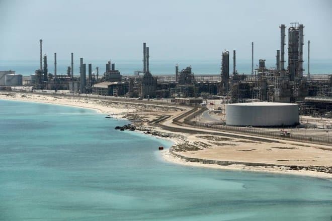 النفط يرتفع وسط تفاؤل بزيادة الطلب عقب انتهاء إغلاق شنغهاي