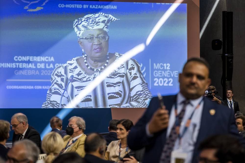 البحرين: تمديد دعم 50% لرواتب العاملين في قطاعات تأثرت بأزمة كورونا