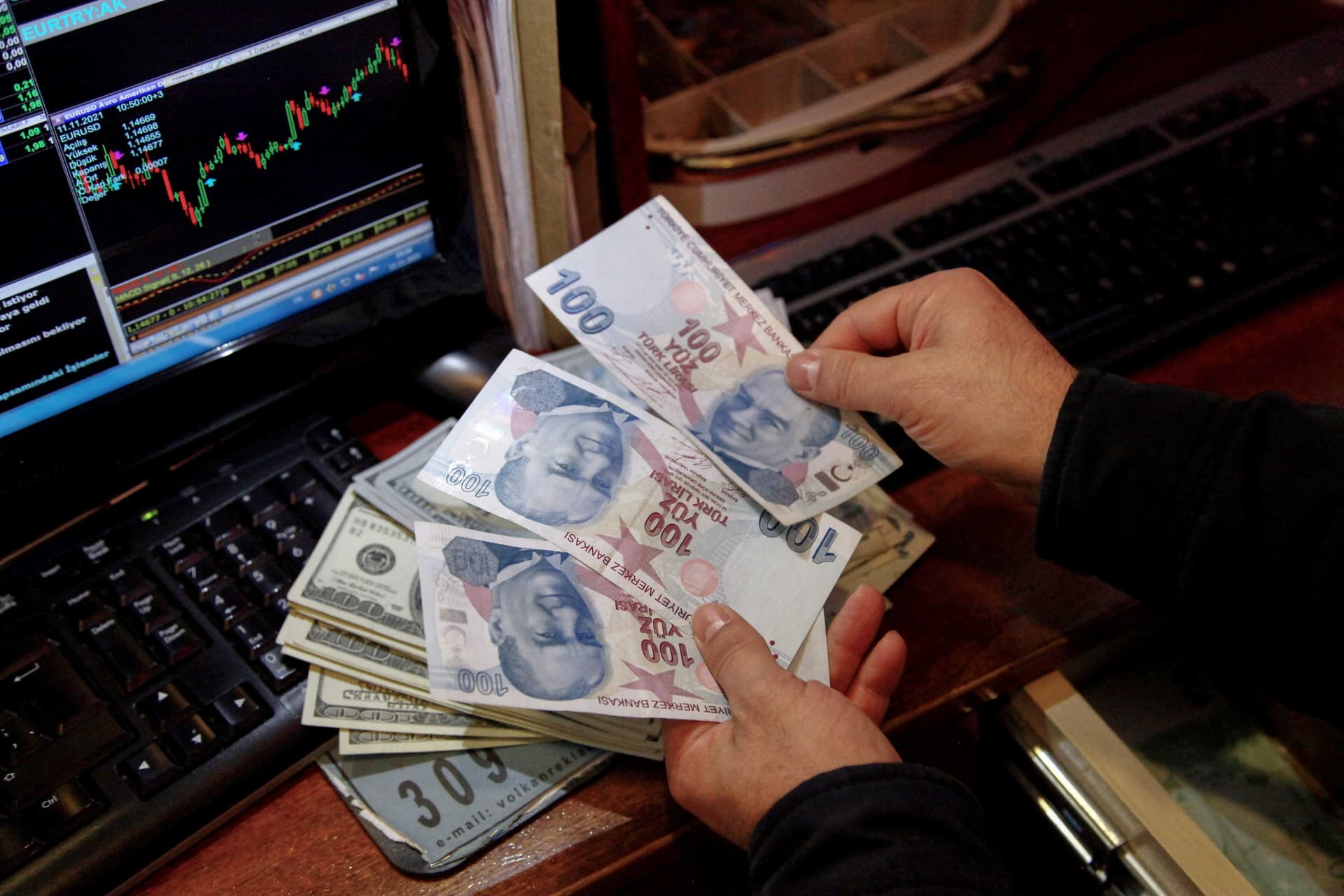 10.6 مليار دولار العجز التجاري التركي في مايو.. قفز 157 %
