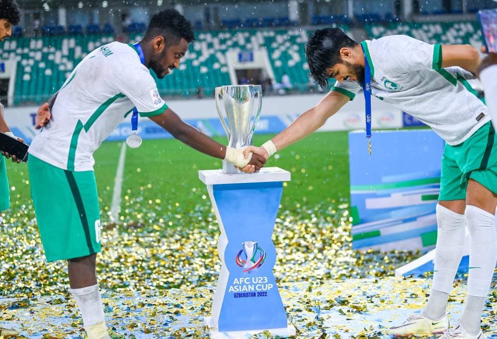 على هامش تتويج الأخضر بكأس آسيا.
