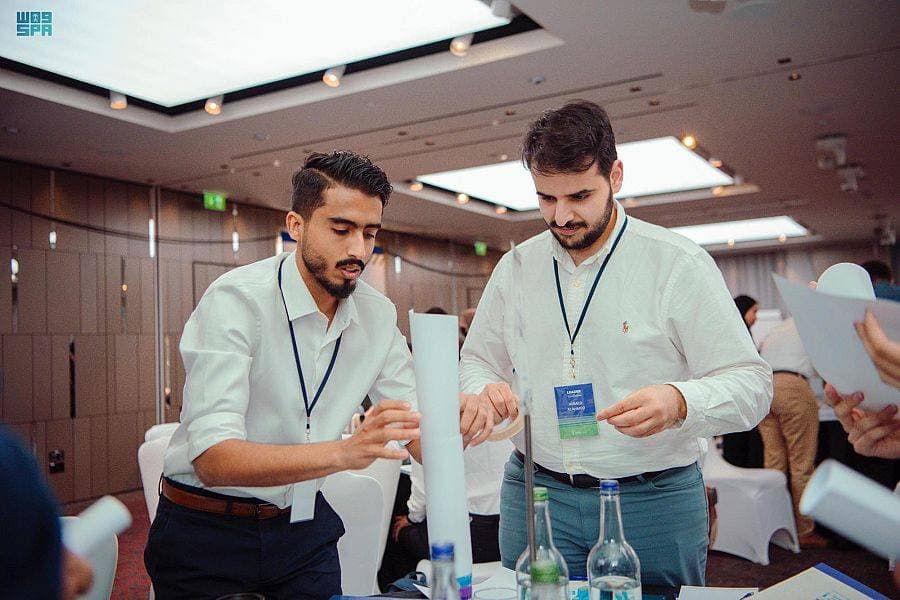 الطلبة المشاركون يدخلون معسكرا تدريبيا في عدد من المجالات.