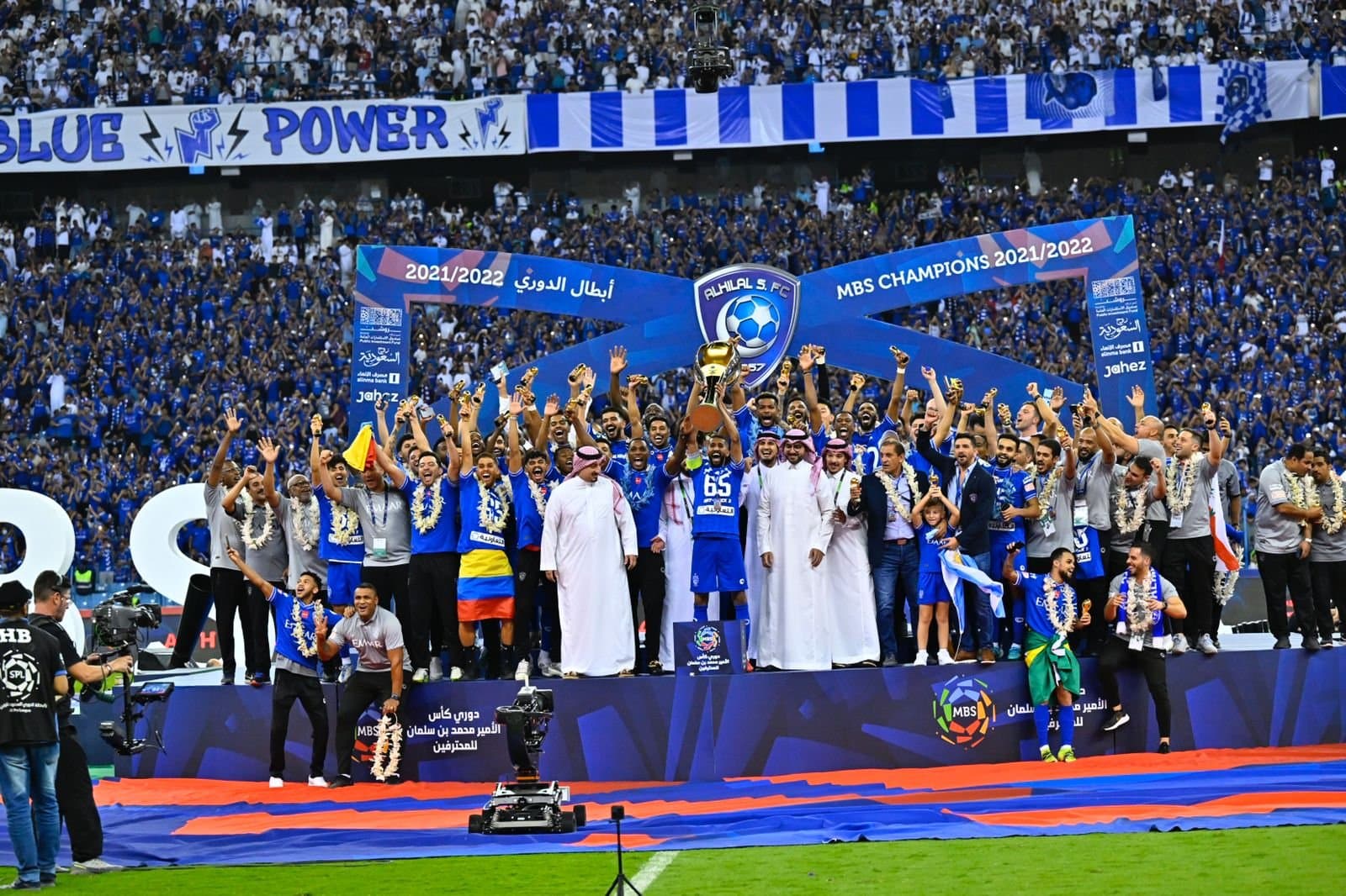 الهلال .. الفارق 30 لقبا                