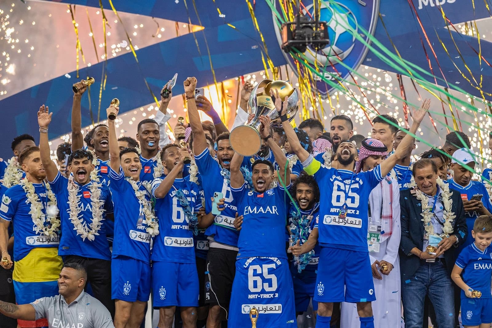 الهلال .. الفارق 30 لقبا                