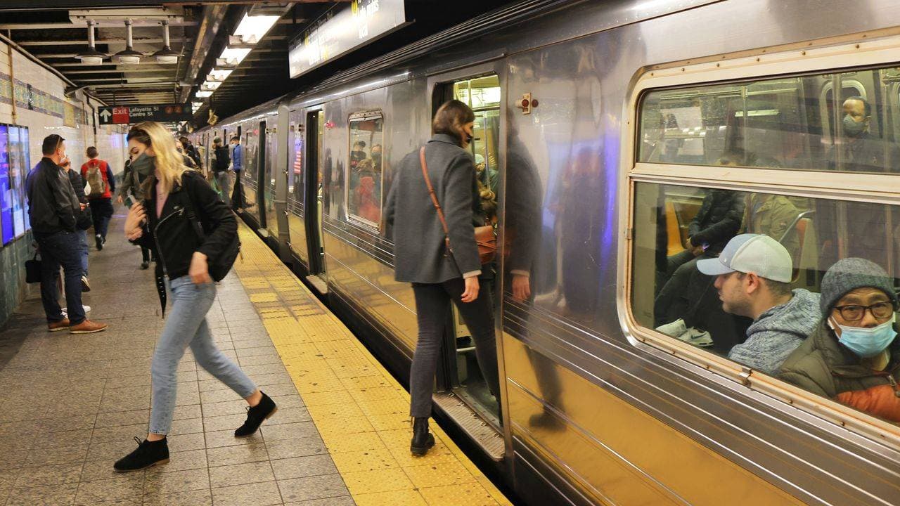 طول القامة يرفع فرص تلف الأعصاب والتهابات الجلد والعظام.