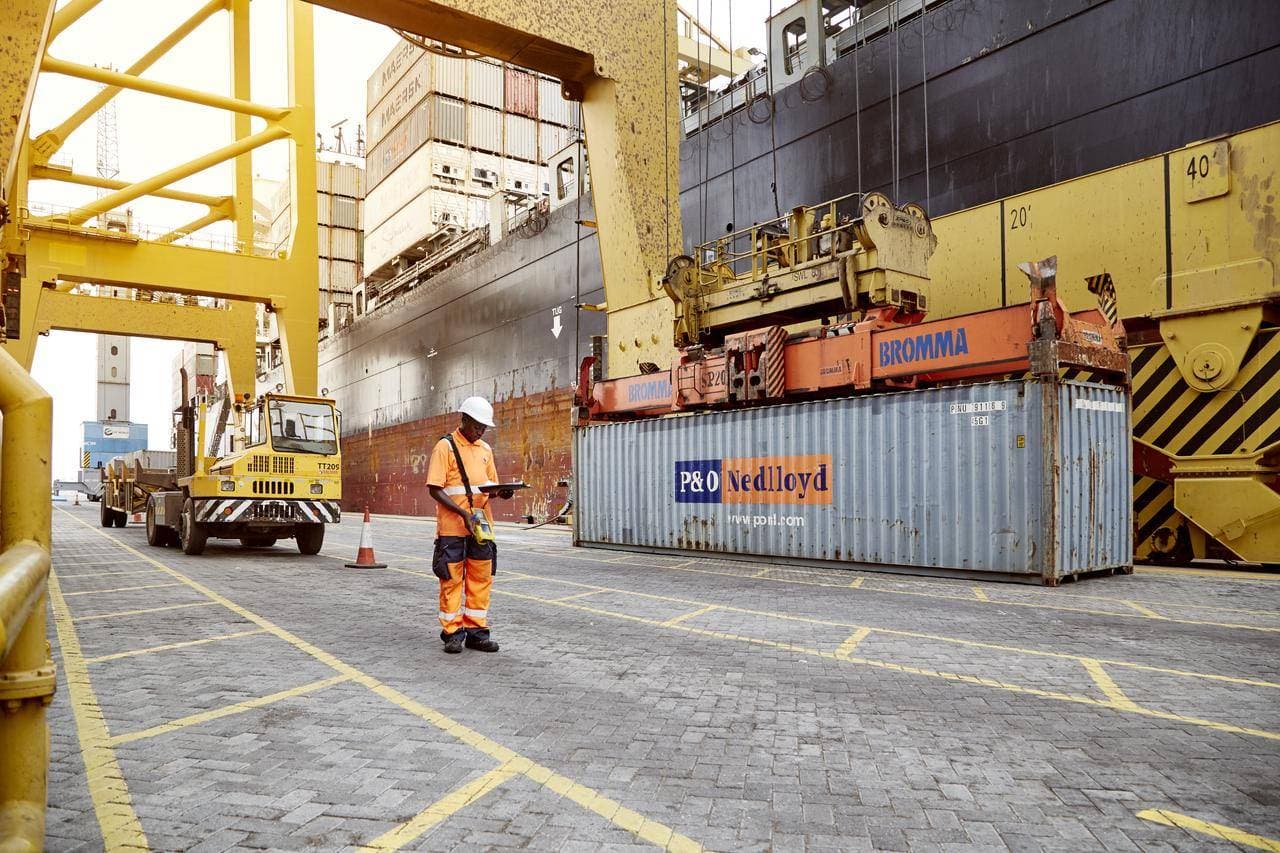 تعطل سلاسل التوريد عزز ارتفاع أسعار الأغذية والمعادن متأثرة بالحرب الروسية.