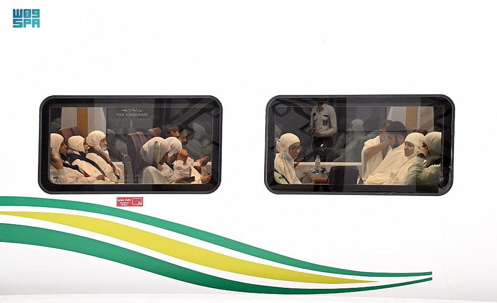 قطار الحرمين يسهل انتقال الحجاج بين المدينة ومكة