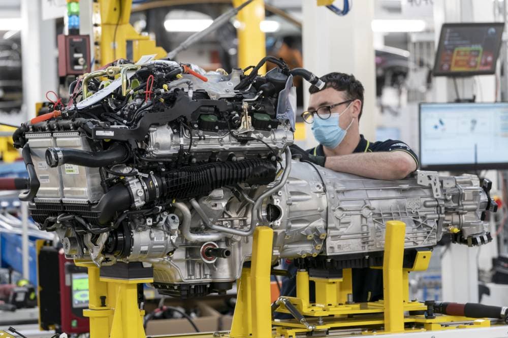 نقص الرقائق يسدد ضربة لمصنعي السيارات .. ومشروع "أبل" للمركبات الذاتية القيادة يترنح