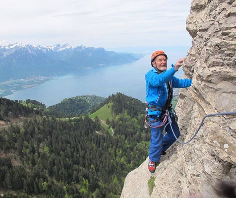 التجارة الإلكترونية طريق الحرير الصيني السريع وغير المرئي للريادة الاقتصادية