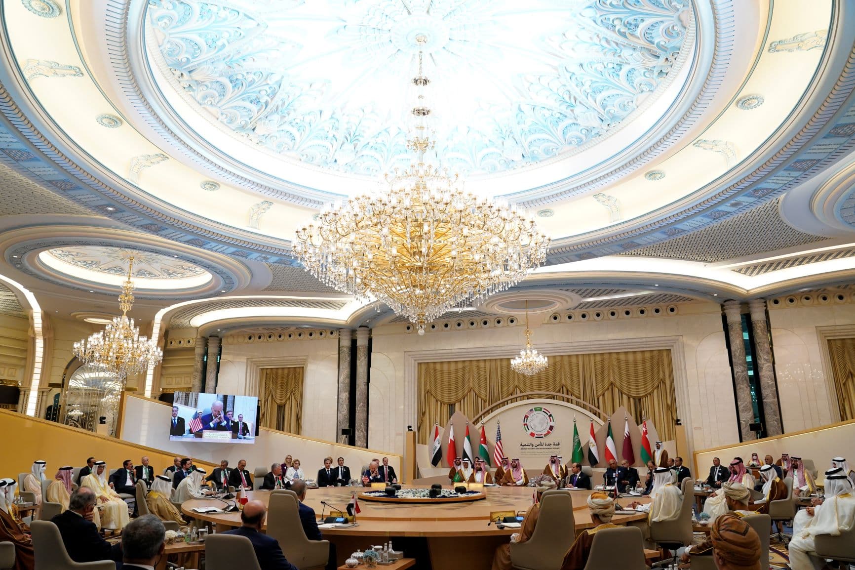 ولي العهد: السياسات غير الواقعية لتخفيض الانبعاثات ستؤدي إلى تضخم وبطالة ومشكلات خطيرة