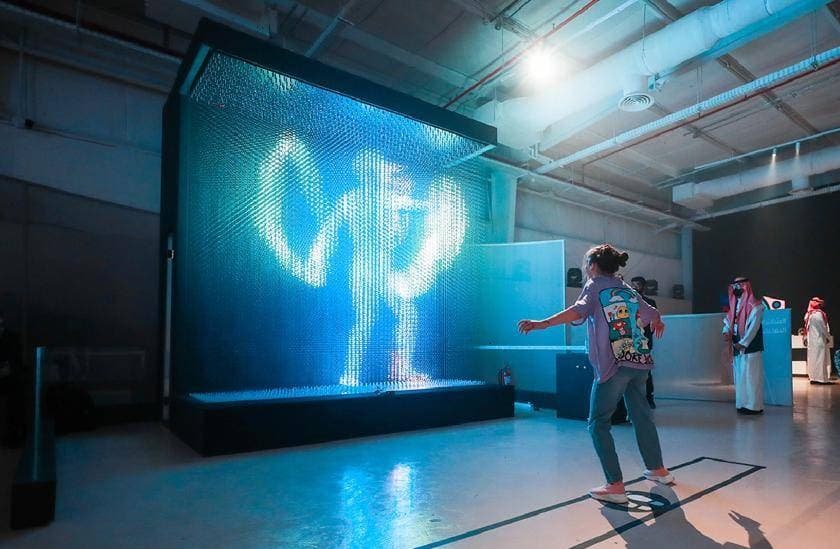 «جاكس للفنون» .. نوافذ إبداعية تفاعلية تلهم زوار المهرجان