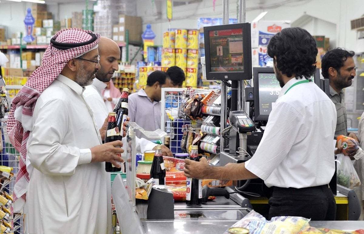 "الصناعة" تحث متاجر التجزئة على منح الأولوية للمنتجات الوطنية