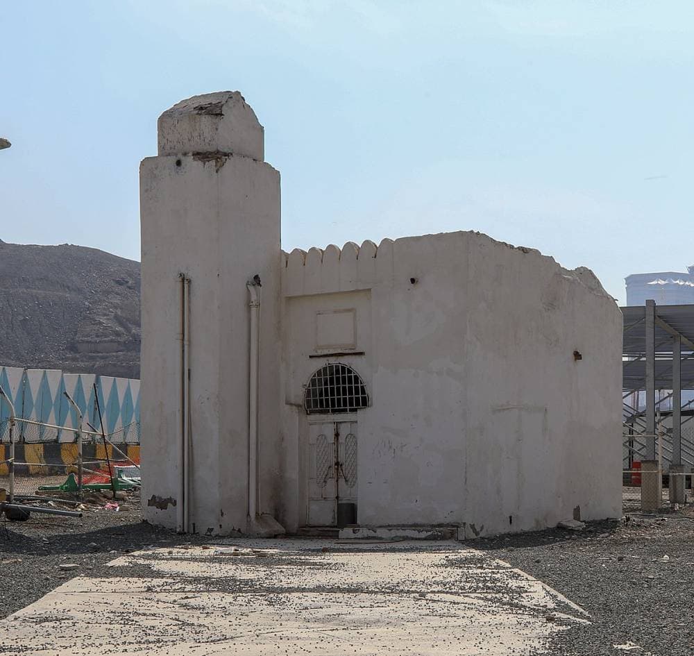 بئر طوى سمي بذلك لأن 