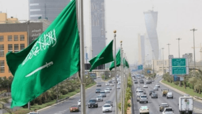 "المالية" : السعودية في وضع يمكنها من تجاوز المخاطر العالمية