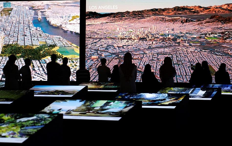 حتى 14 أغسطس .. 50 جولة يوميا للزوار للتعايش مع حياة "ذا لاين" العصرية