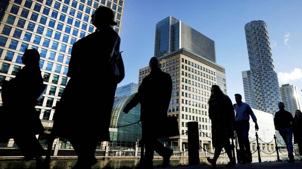 سوق العقارات التجارية تواجه ضربة ثلاثية