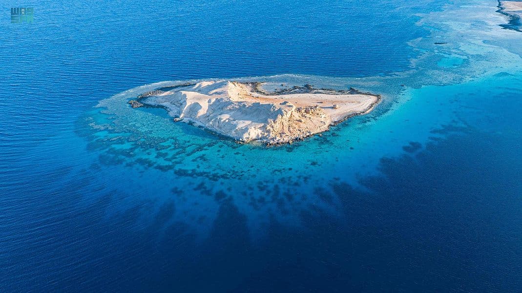 سواحل تبوك .. ثروة طبيعية جمالية تأسر جميع زوارها