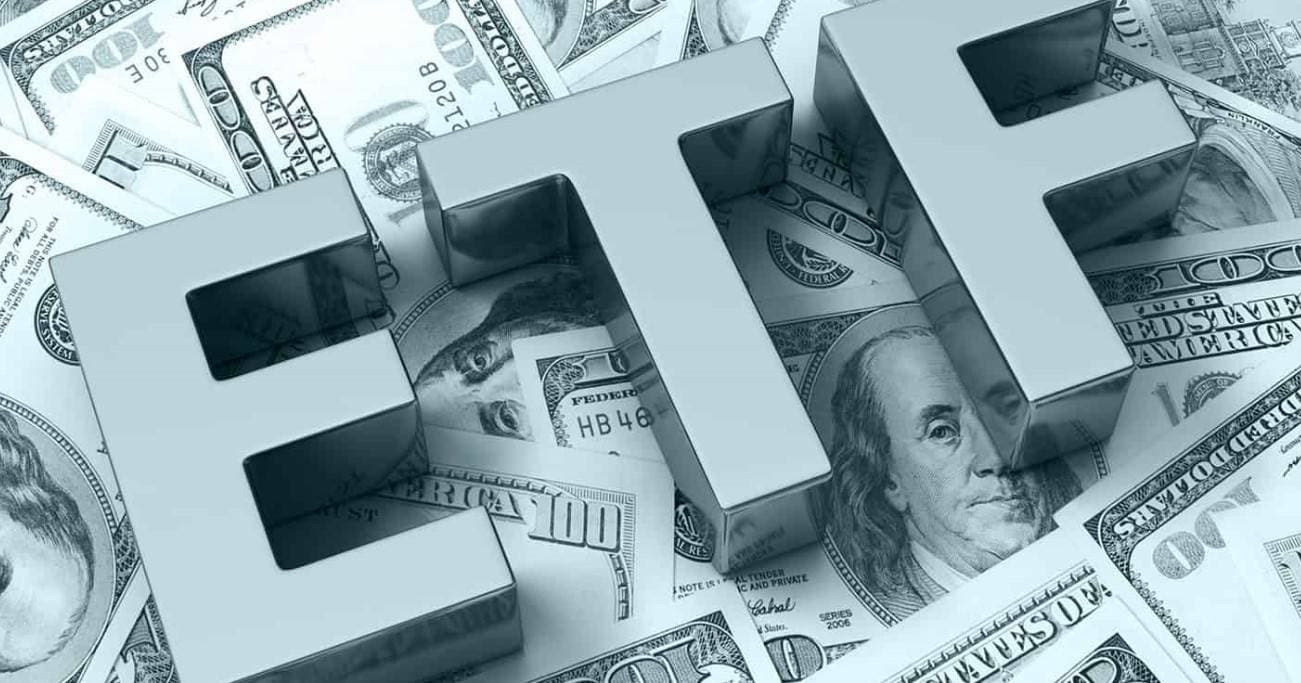 القيادة تهنئ  أمير الكويت بتشكيل أول حكومة  في عهده 