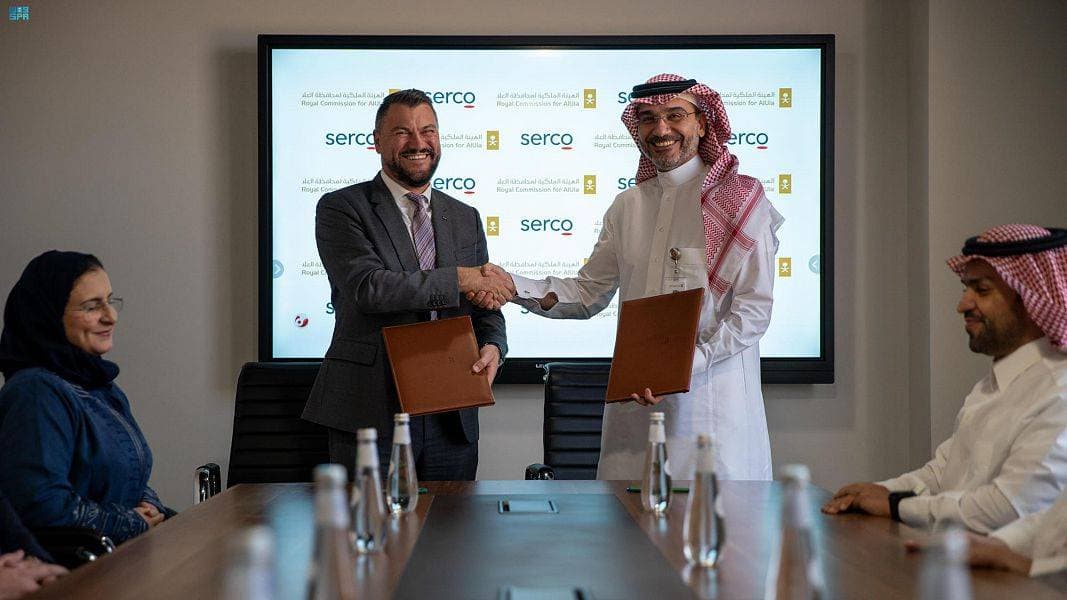 جانب من توقيع الاتفاقية.