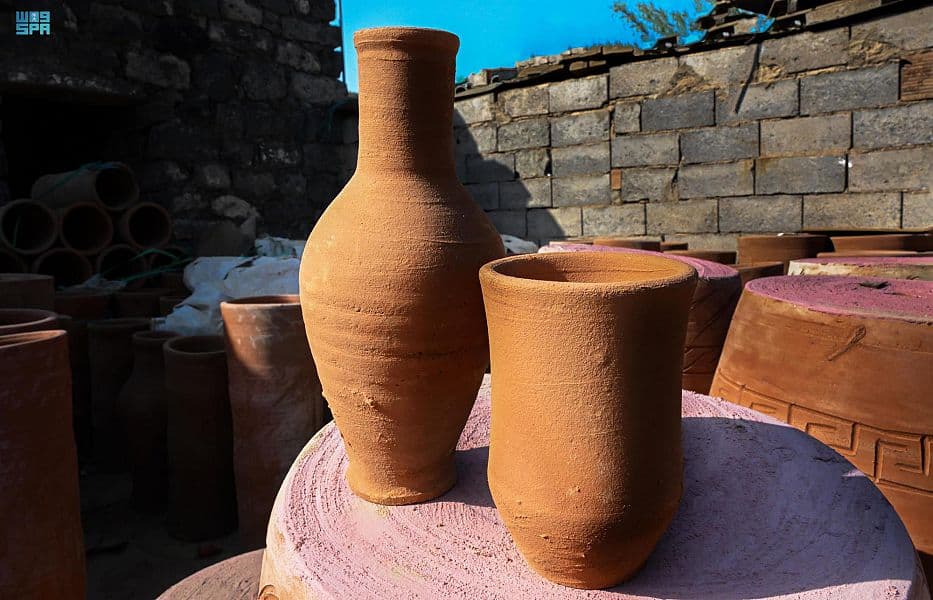 الفخار صناعة تقليدية يتوارثها الأجيال في المدينة المنورة 