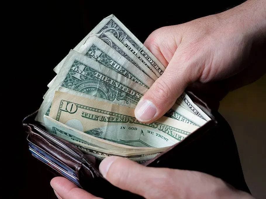 ربط زيادات الأجور بالتضخم يقلق محافظي البنوك المركزية