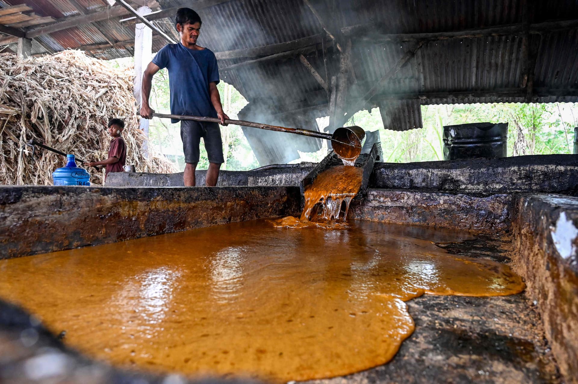 صناعة السكر البني