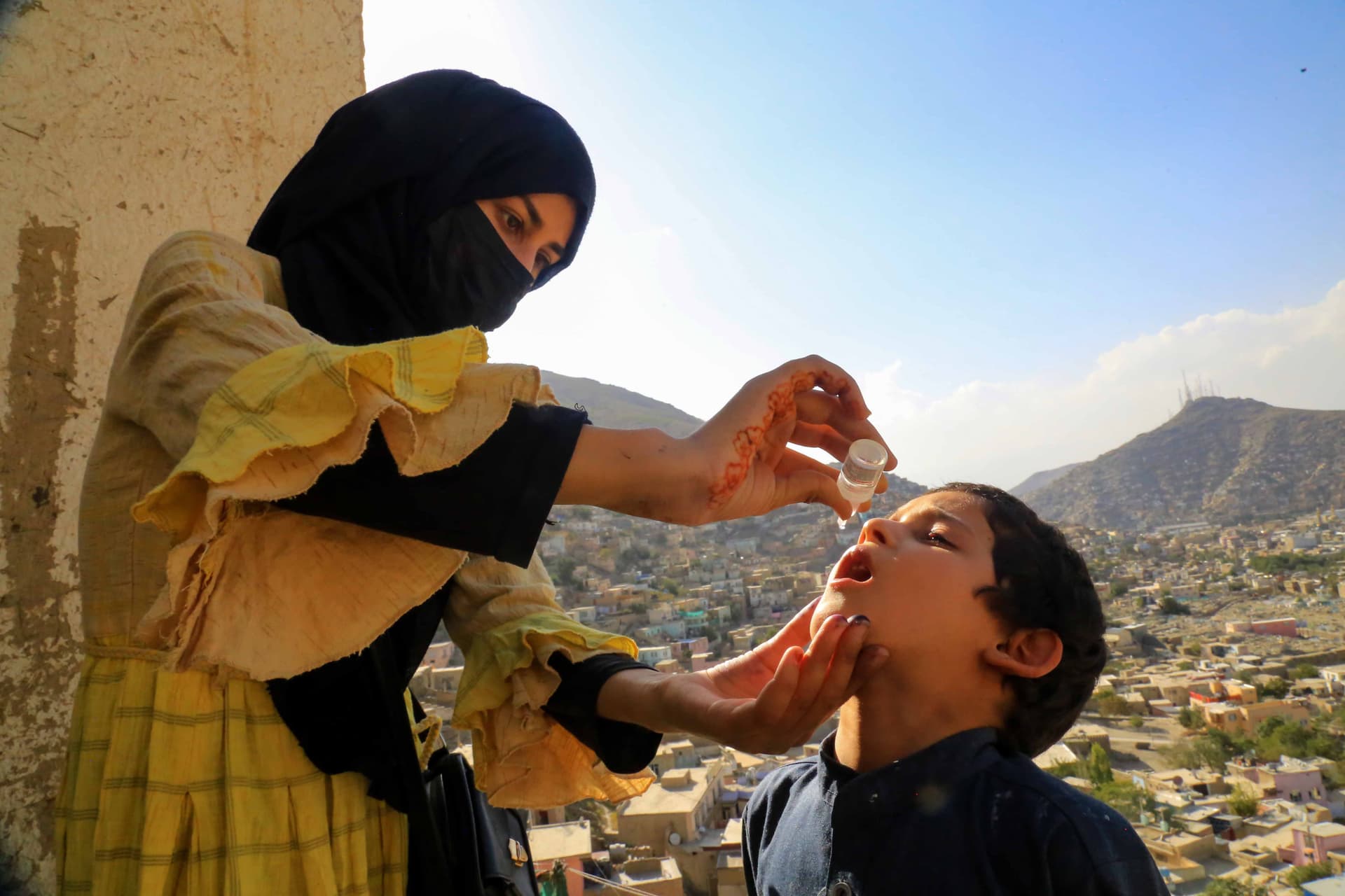 حملة لتطعيم 9.9 مليون طفل أفغاني ضد شلل الأطفال