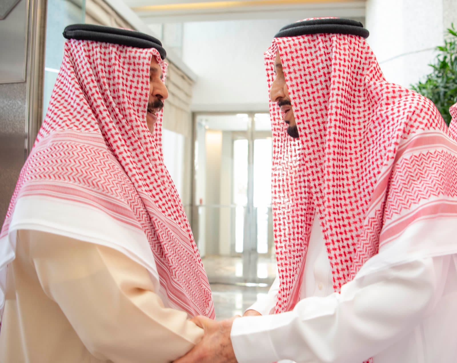 خادم الحرمين الشريفين يستقبل ملك مملكة البحرين