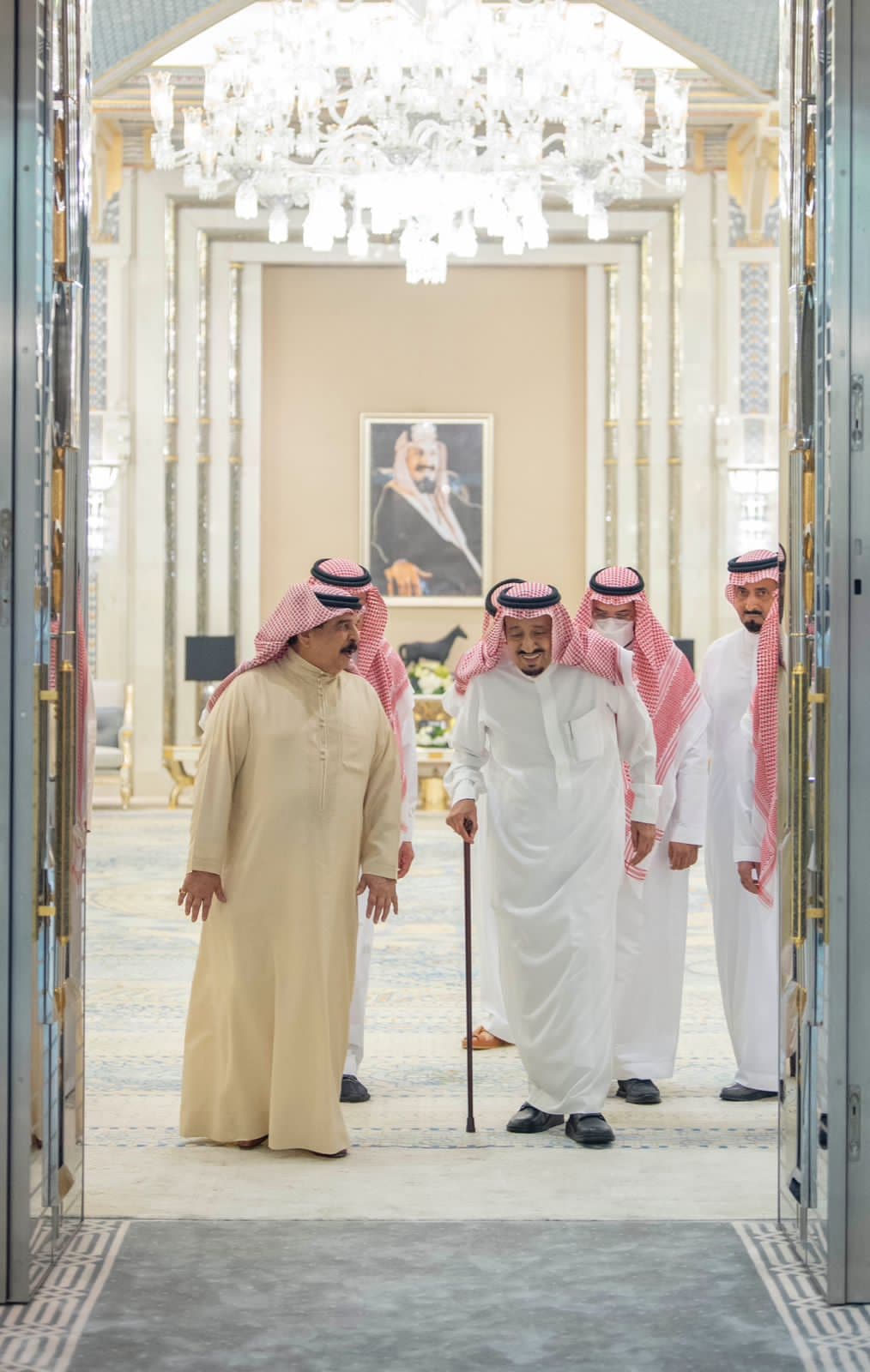 خادم الحرمين الشريفين يستقبل ملك مملكة البحرين