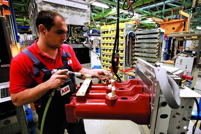 دعوات رسمية إلى مساعدات حكومية واسعة النطاق لمواجهة الأزمة الاقتصادية.