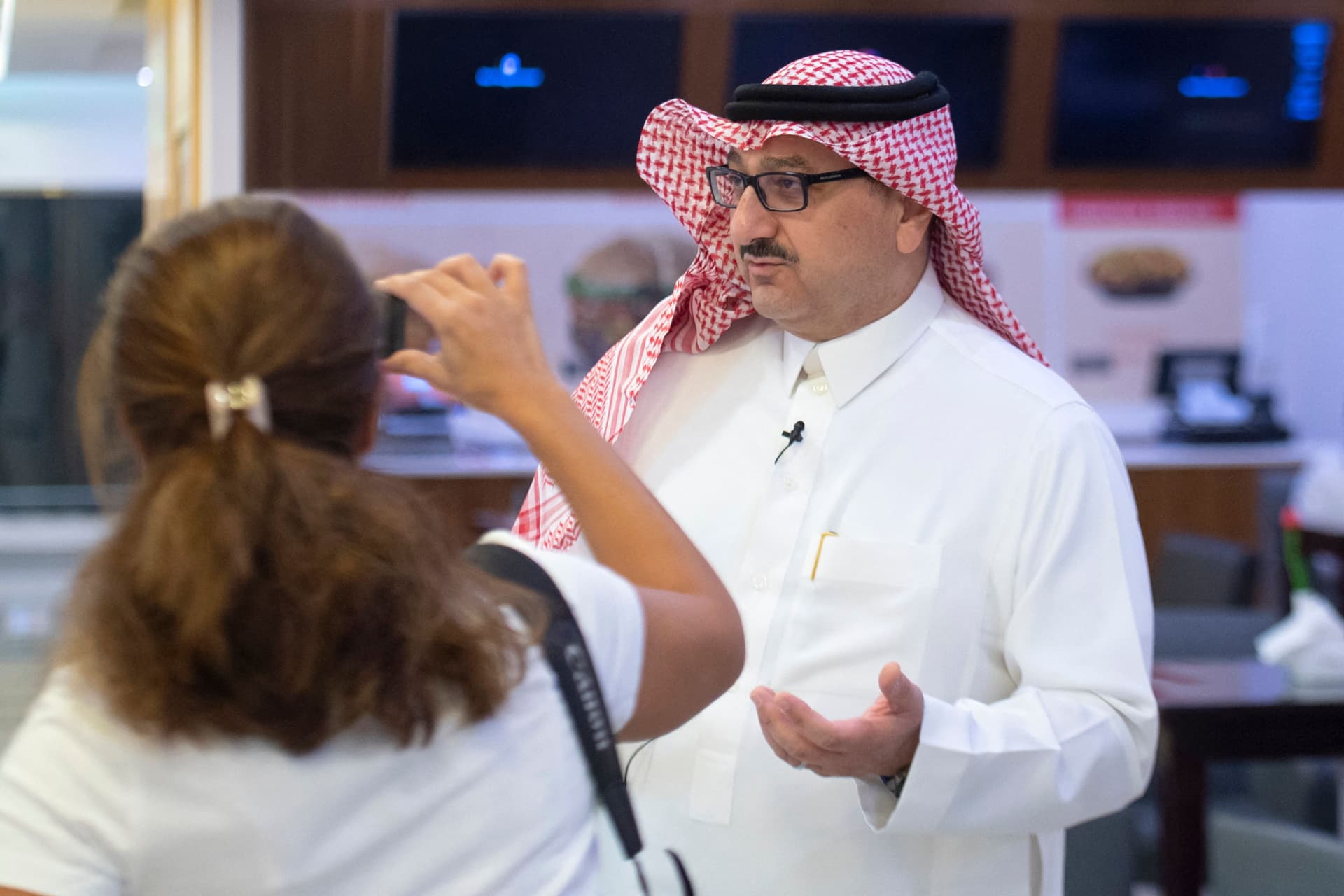 من خدمة الغرف إلى إدارة الفنادق .. سعوديون يتدربون للنهوض بالسياحة