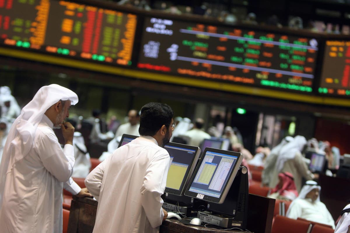 تراجع النفط يهوي بالأسهم الخليجية.. وتدفق الاستثمارات الدولية ينعش "المصرية"