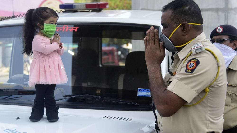 انتقادات بعد سماح «واتساب» بزيادة تشارك البيانات مع «فيسبوك»