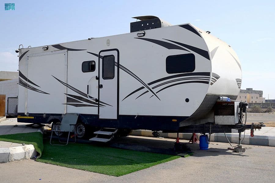 الكرفانات المتنقلة في جدة.. تجربة سياحية بأشكال هندسية جاذبة