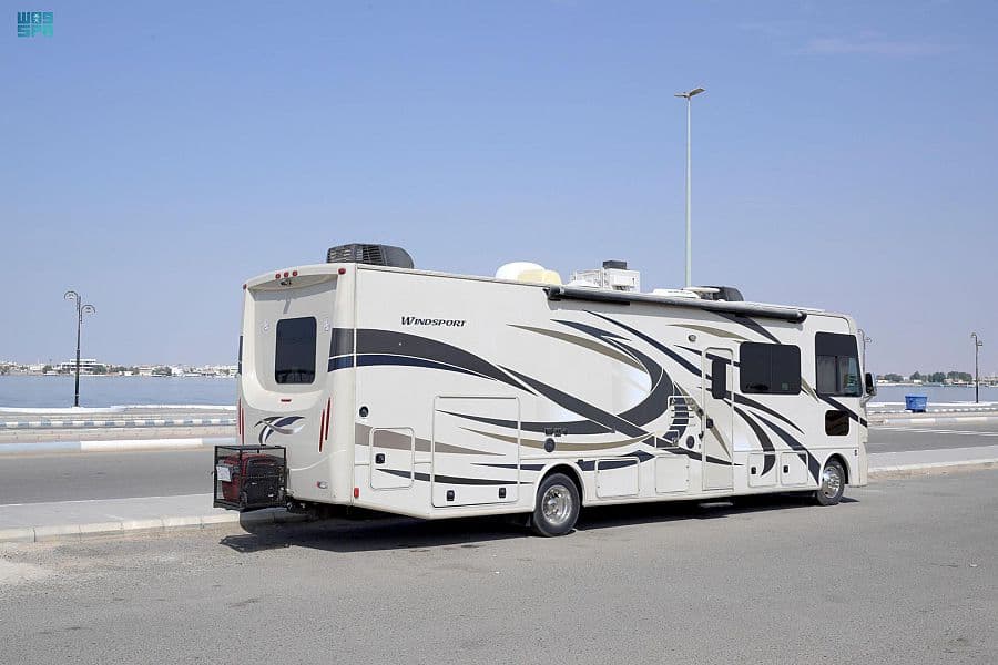 الكرفانات المتنقلة في جدة.. تجربة سياحية بأشكال هندسية جاذبة