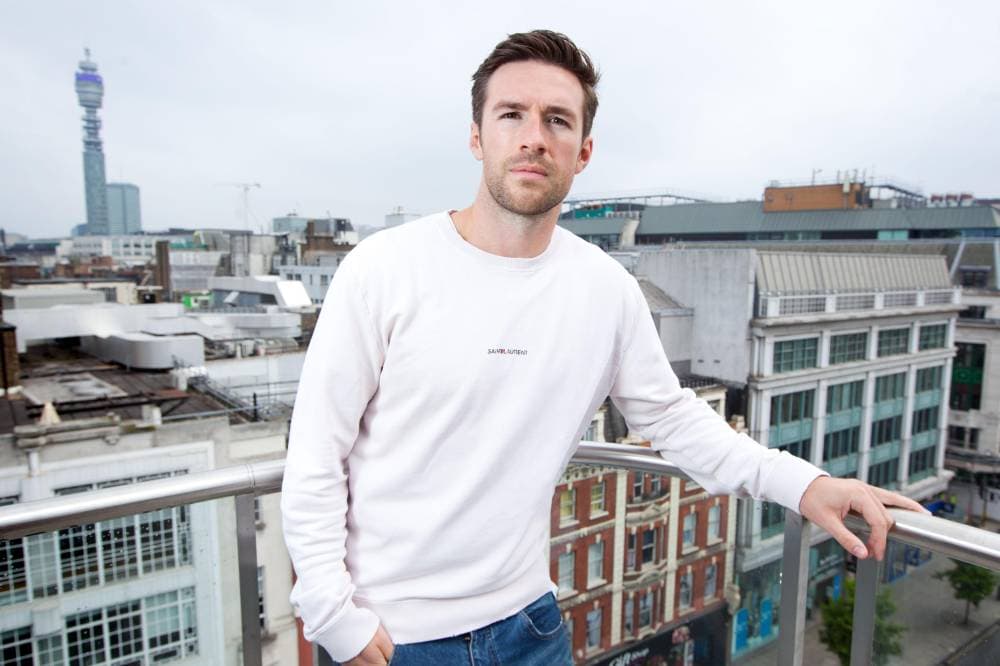 مايكل مواري يقود تحول الـ 360 درجة في «فريزرز»